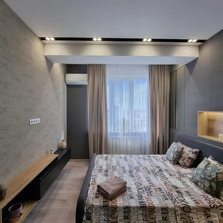 Diplomat Deluxe Apartment Chisinau Exterior photo